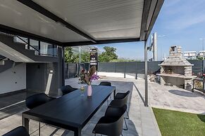 Scenic Kastel Luksic Apartments