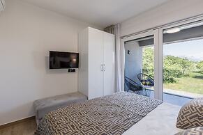 Scenic Kastel Luksic Apartments