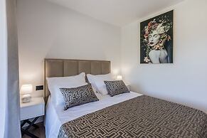 Scenic Kastel Luksic Apartments