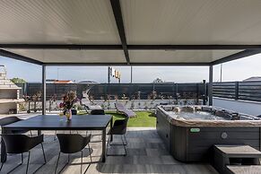 Scenic Kastel Luksic Apartments