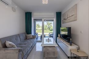 Scenic Kastel Luksic Apartments