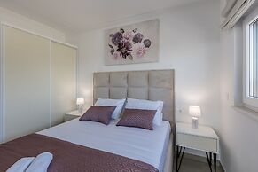 Scenic Kastel Luksic Apartments