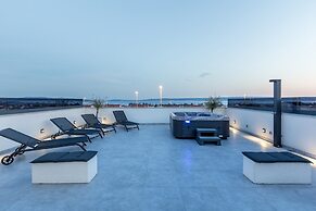 Scenic Kastel Luksic Apartments