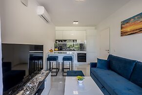 Scenic Kastel Luksic Apartments