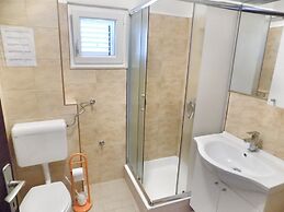 Trogir Sunny Apartments With Sea View