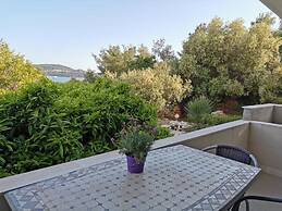 Trogir Sunny Apartments With Sea View