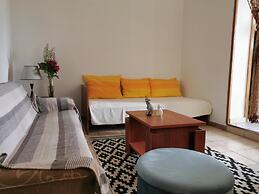 Trogir Sunny Apartments With Sea View