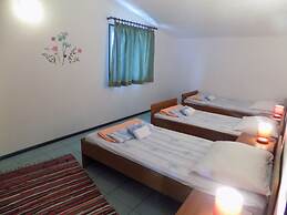 Trogir Sunny Apartments With Sea View