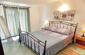 Trogir Sunny Apartments With Sea View