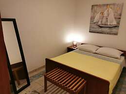 Trogir Sunny Apartments With Sea View