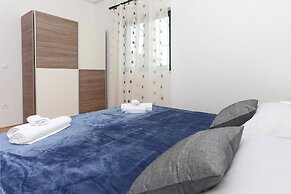 Sunny Elegant Apartments in Trogir