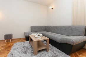 Sunny Elegant Apartments in Trogir