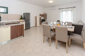 Sunny Elegant Apartments in Trogir