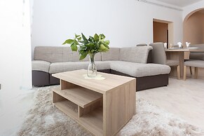 Sunny Elegant Apartments in Trogir