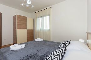 Sunny Elegant Apartments in Trogir