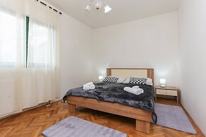 Sunny Elegant Apartments in Trogir