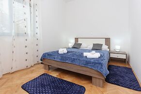 Sunny Elegant Apartments in Trogir