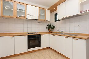 Sunny Elegant Apartments in Trogir