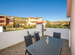 Trogir Comfortable Apartment With Terrace