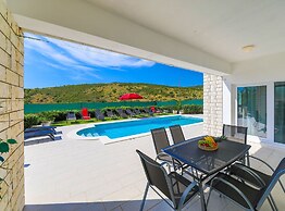 Scenic Elegant Trogir Villa With Pool