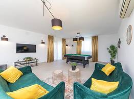 Scenic Elegant Trogir Villa With Pool