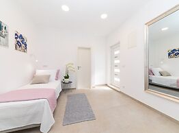 Scenic Elegant Trogir Villa With Pool