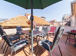 Seafront Villa With Furnished Sun Terrace, Close to the Beach