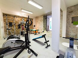 Seafront Villa With Furnished Sun Terrace, Close to the Beach