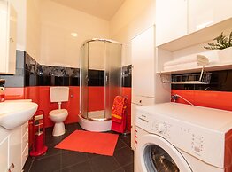 Seafront Villa With Furnished Sun Terrace, Close to the Beach