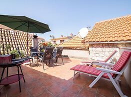 Seafront Villa With Furnished Sun Terrace, Close to the Beach