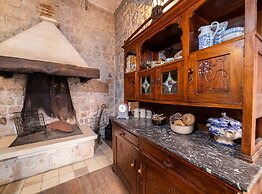 Seafront Villa With Furnished Sun Terrace, Close to the Beach