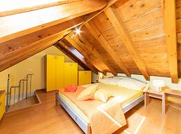 Seafront Villa With Furnished Sun Terrace, Close to the Beach