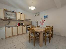 Beachfront Holiday Home With Hot Tub, Terrace, and Sea Views in Vinišć