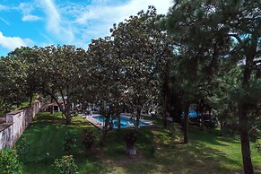 Spacious Villa with Pool, Soccer and Cricket Field