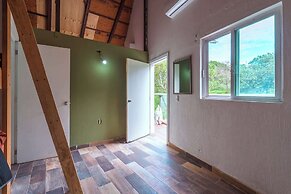 Spacious Villa with Pool, Soccer and Cricket Field