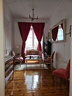 Room in Apartment - Beautiful and Large Room in The City Centre