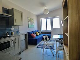 Gower - 2 Beds - Parking - EV Charger - Wifi