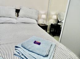 Gower - 2 Beds - Parking - EV Charger - Wifi