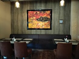 Hotel Luxe Opera NH8 - 7km from IGI Delhi Airport