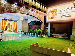 Hotel Luxe Opera NH8 - 7km from IGI Delhi Airport