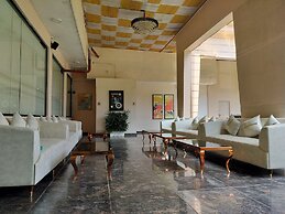 Hotel Luxe Opera NH8 - 7km from IGI Delhi Airport