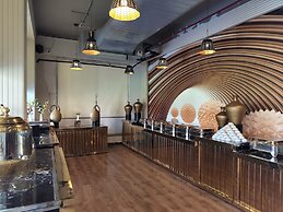 Hotel Luxe Opera NH8 - 7km from IGI Delhi Airport