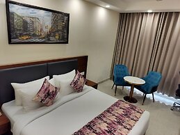 Hotel Luxe Opera NH8 - 7km from IGI Delhi Airport