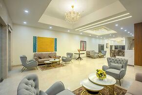 Hotel Luxe Opera NH8 - 7km from IGI Delhi Airport