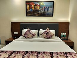 Hotel Luxe Opera NH8 - 7km from IGI Delhi Airport