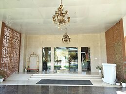 Hotel Luxe Opera NH8 - 7km from IGI Delhi Airport