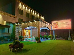 Hotel Luxe Opera NH8 - 7km from IGI Delhi Airport