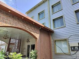 Hotel Luxe Opera NH8 - 7km from IGI Delhi Airport