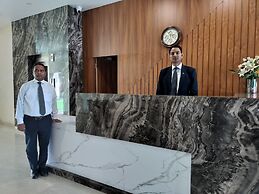 Hotel Luxe Opera NH8 - 7km from IGI Delhi Airport