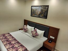 Hotel Luxe Opera NH8 - 7km from IGI Delhi Airport
